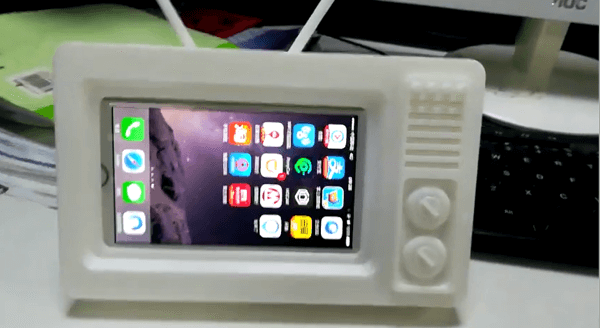 一技術(shù)宅的腦洞：3D打印復古電視機竟能‘吃掉’手機！